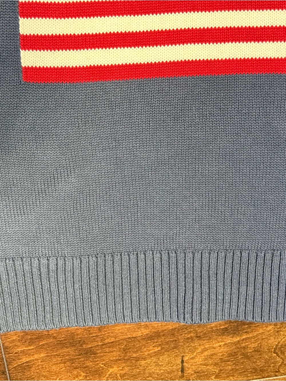 Old Navy Women’s USA Flag Blue Crewneck Sweater size small - Picture 8 of 10